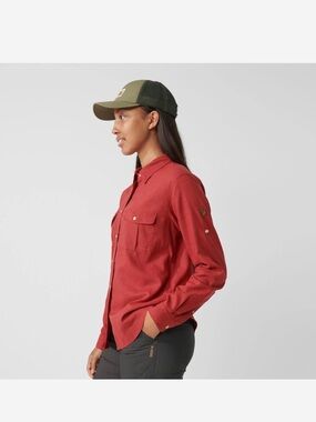 Fjallraven Ovik Travel  Red Button-Down Shirt Large